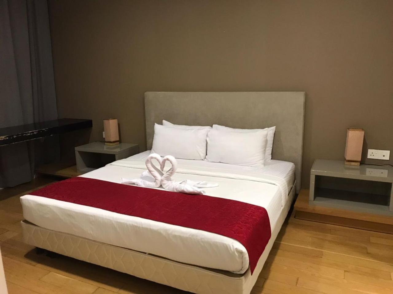 Klcc Beyond Hospitality Suites Platinum กัวลาลัมเปอร์ ภายนอก รูปภาพ